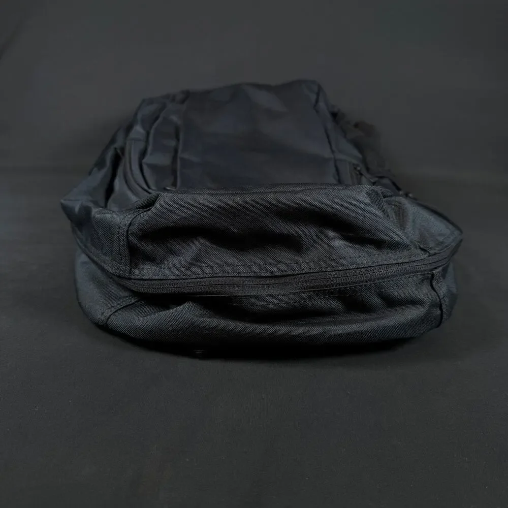 Dakine Class Backpack 33L Black New Laptop Sleeve Mesh Pocket NEW